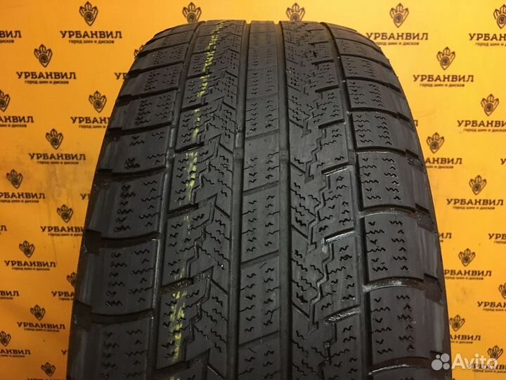 Roadstone Winguard Ice 215/55 R17 94Q