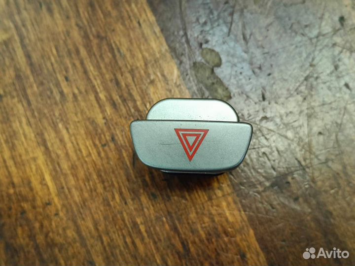 Кнопка аварийной сигнализации Ford Focus 2 рест