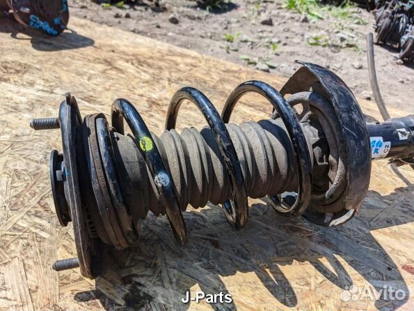 Амортизатор передний 2018-2023 Тойота Королла Е210