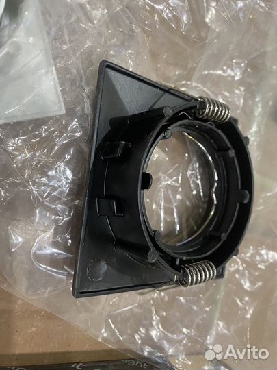 Потолочные встраеваемые светильники