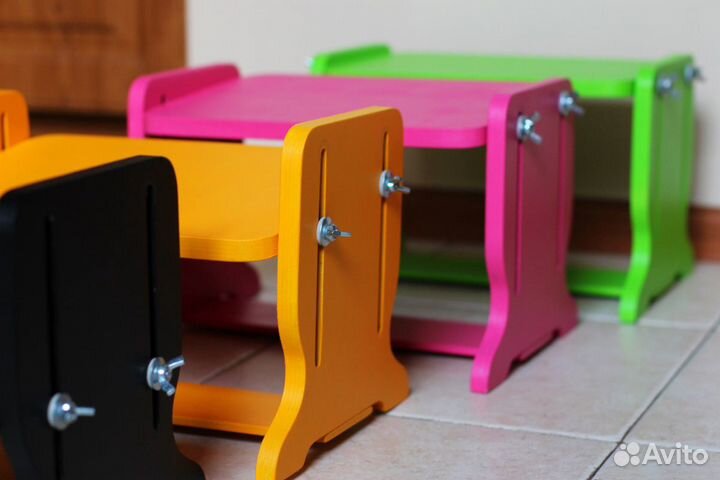 Подставки под ноги регулируемые. Детские