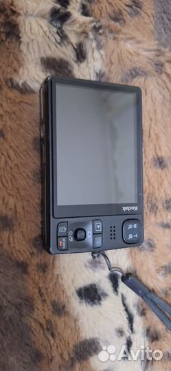 Фотоаппарат canon M 1033