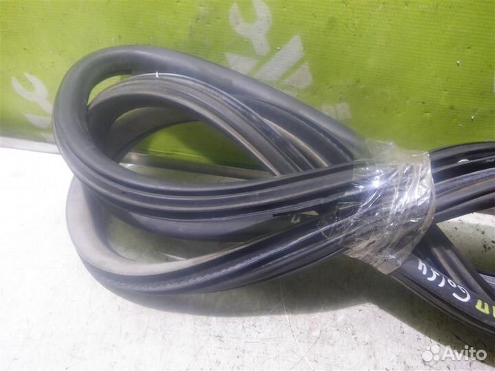 Уплотнитель двери Фольксваген Гольф 4 Бора