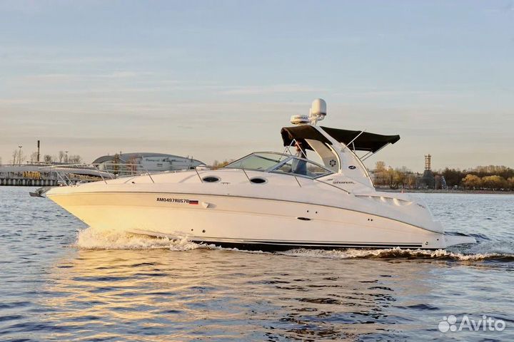 Моторная яхта Sea Ray 355