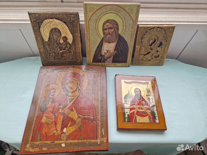 Старинные иконы 19 век рукописные, оклад, киот