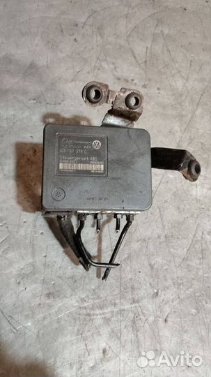 Моторчик дворников перед. Volkswagen Golf 4 1998