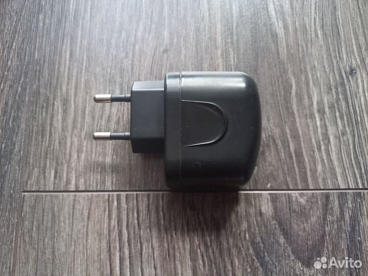Сетевое зарядное устройство Robiton USB500