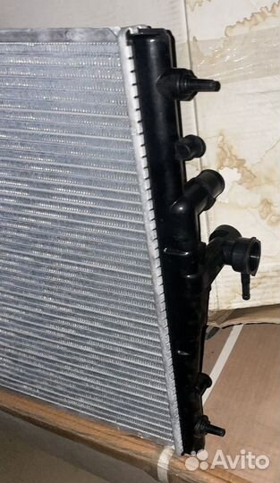 Радиатор охлаждения Nissan Micra 3/Note