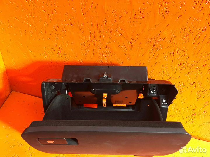 Бардачок Volkswagen Passat