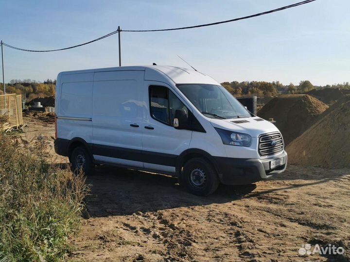 Водитель с личным грузовым автомобилем