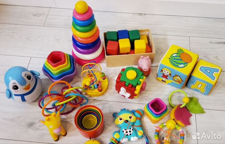 Развивающие игрушки погремушки неваляшка пирамидка