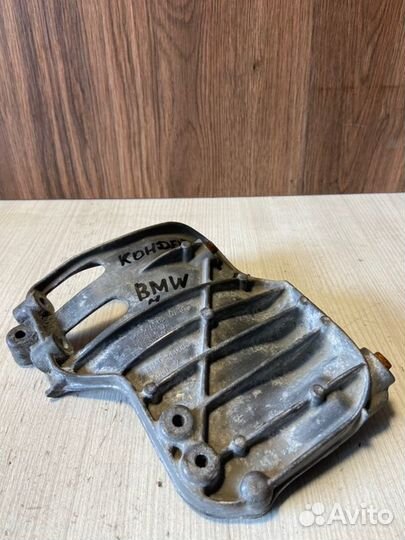 Кронштейн кондиционера Bmw 7-Series