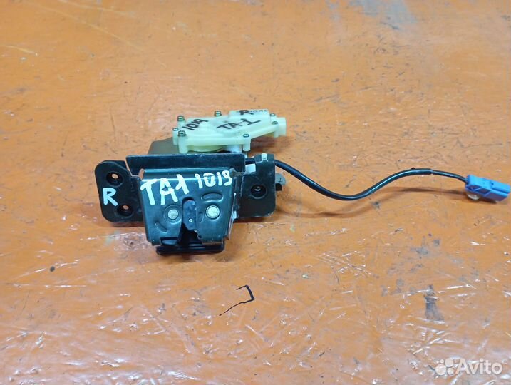 Замок пятой двери honda avancier