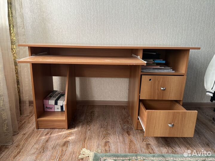 Письменный стол для школьника бу