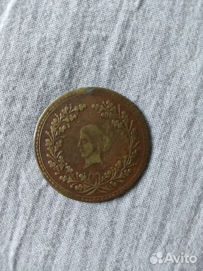 Украшения в виде монеты