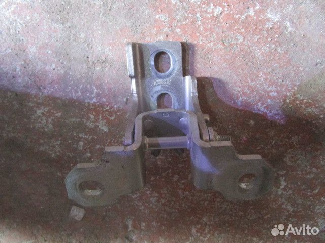 Петля двери задней правой верхняя Renault Fluence