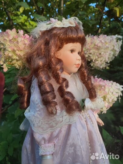 Кукла фарфоровая коллекционная