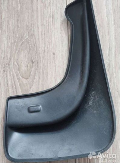 Брызговик ford focus 2