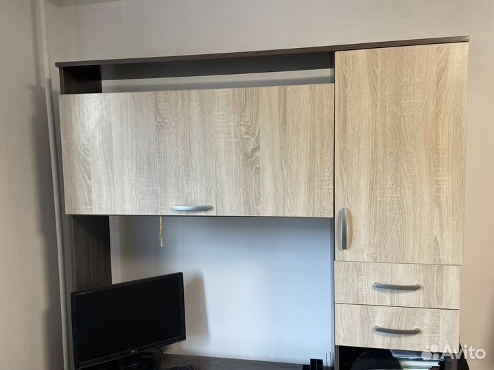 Уголок школьника стол со шкафчиками