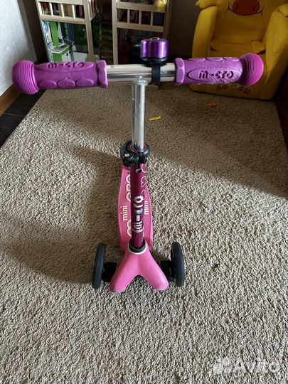 Самокат Mini Micro Deluxe, колеса светятся