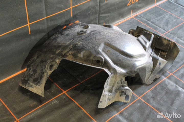 Локер передний правый - Renault Fluence