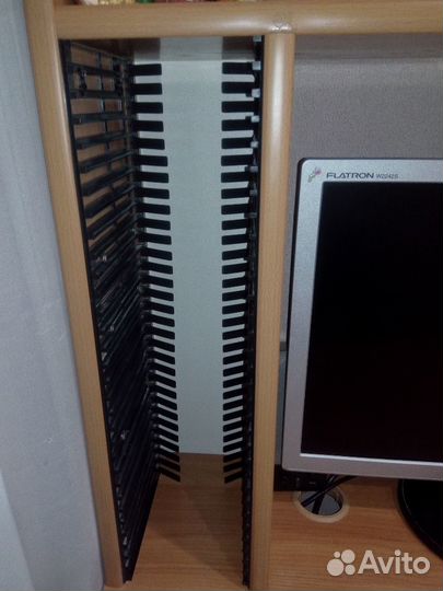 Компьютерный стол