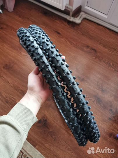 Шипованная шина Schwalbe Ice Spiker Pro 