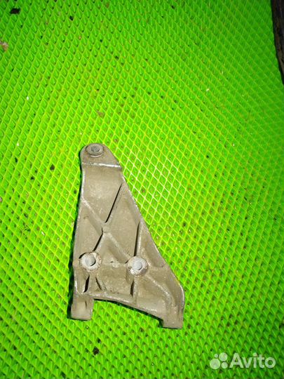 Кронштейн генератора Chevrolet Lanos