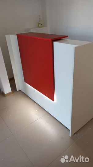 Стойка ресепшн