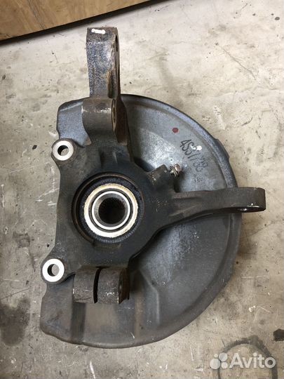 Правый поворотный кулак со ступицей лансер 10 асх