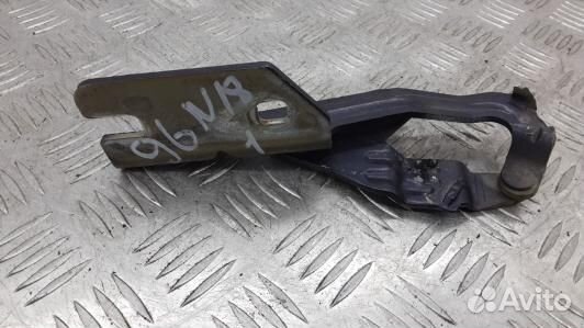 Петля капота citroen xsara picasso (96N18D501)