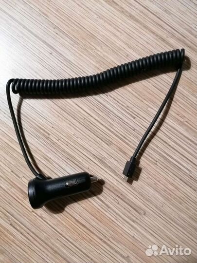 Автомобильное зарядное устройство