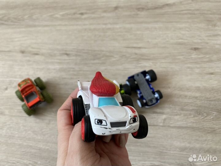 Вспыш и чудо машинки быстрогон и гоночные