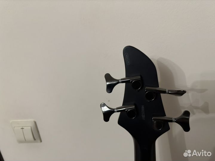 Бас гитара yamaha