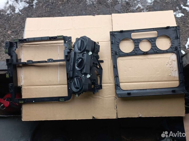 VW Touran рамка под 2DIN с эбу печкой