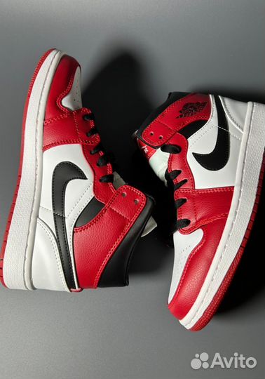 Кроссовки Air Jordan 1 Retro High OG Chicago Люкс