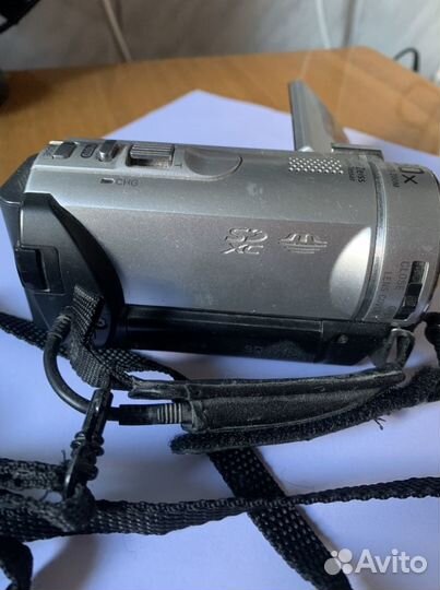 Видеокамера Sony HDR-CX200E