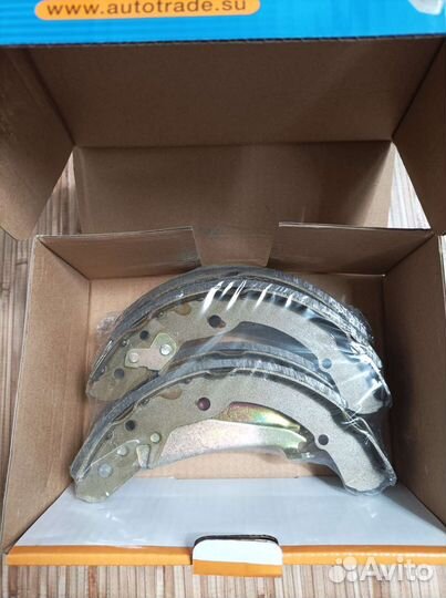 Колодки тормозные задние Шкода Октавия тур