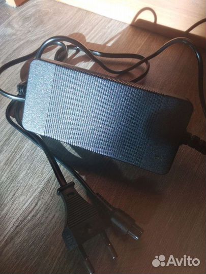 Зарядное устройство для гироскутера