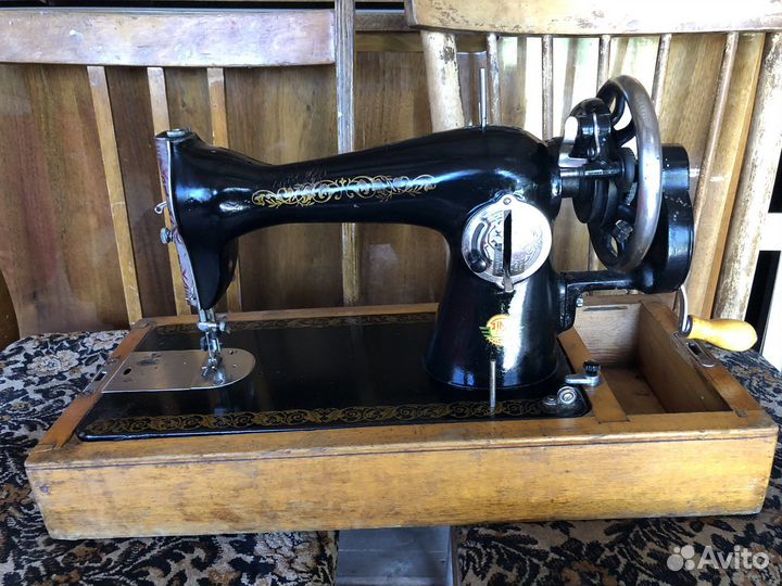 Швейная машинка ручная СССР