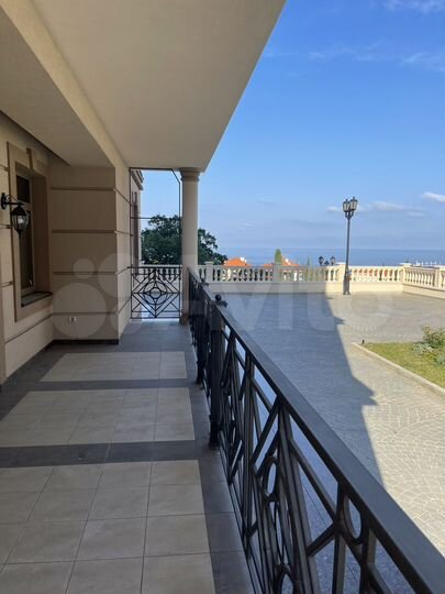 3-к. апартаменты, 133,3 м², 1/8 эт.