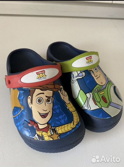 Сандалии crocs