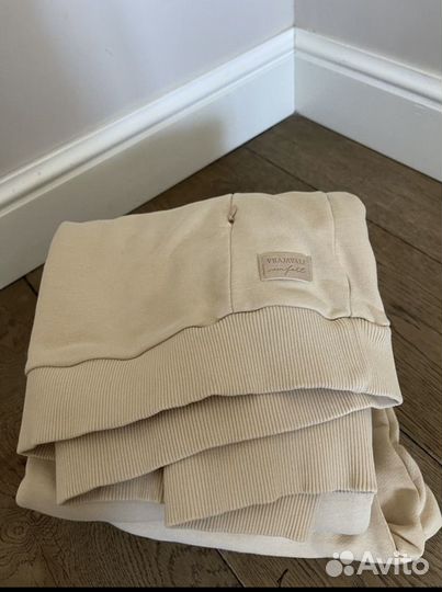 Кoстюм Vrajаvali