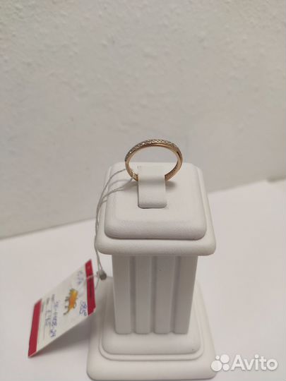 Золотое кольцо с бриллиантом женское 585