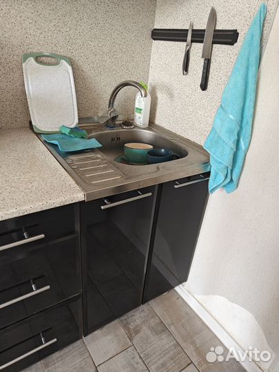 Кухня, вытяжка, плита