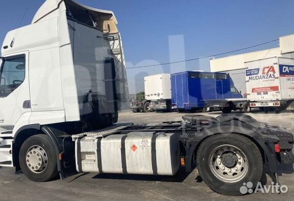 В разборке грузовик Renault, Premium II с 2007