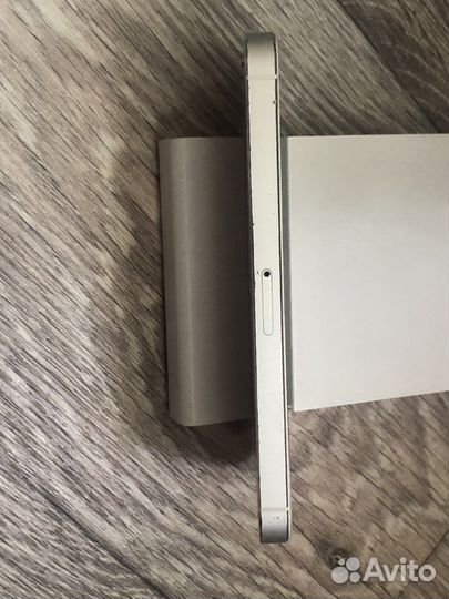 Телефон iPhone 5s