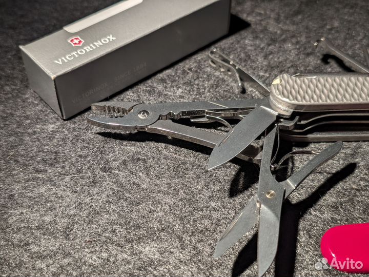 Victorinox Deluxe Tinker, 1.4723, 91 мм титан
