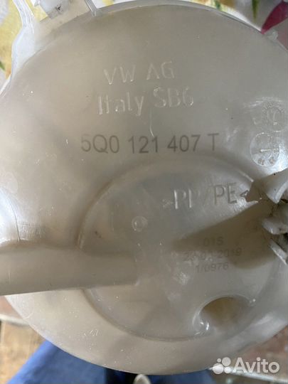 Бачок антифриза tiguan 2