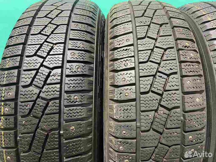 Kumho I'Zen Stud Snow KW11 195/65 R15